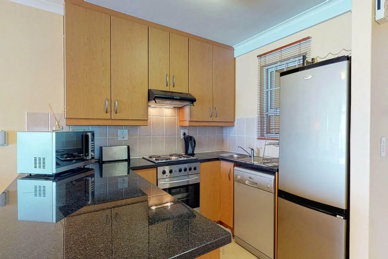 Apartment The Waves Crest, Bloubergstrand Cape Town South Africa